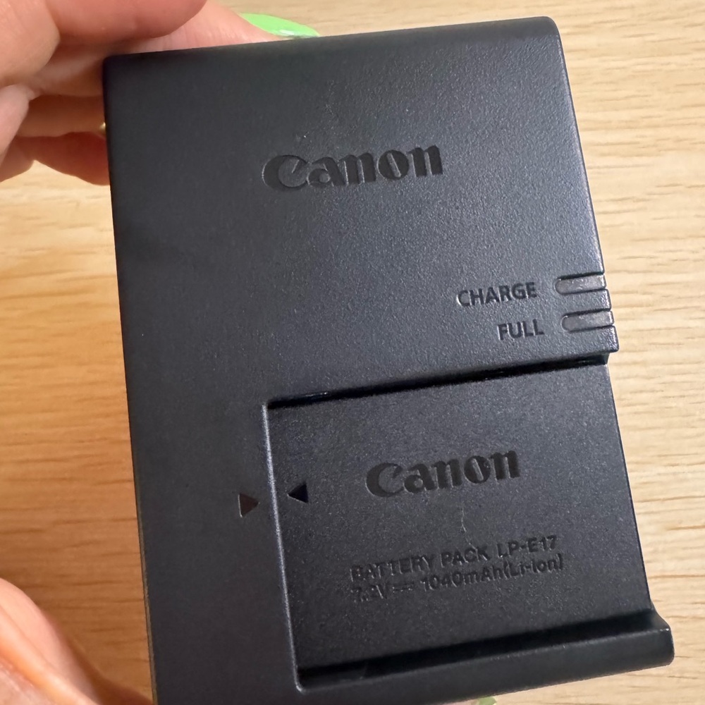 Canon EOS R50 Mirrorless Camera RF-S18-45mm - Picture 6 of 7